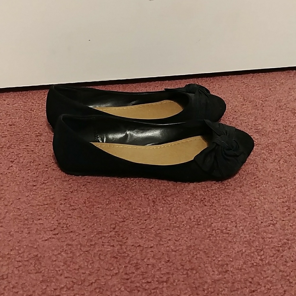 Flats - Picture 2 of 2